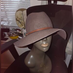 Hinge brim fedora hat